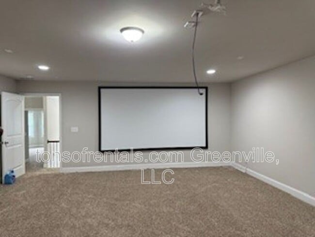 Building Photo - 105 Sea Harbour Way