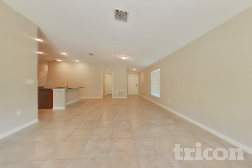 Building Photo - 1724 Broad Winged Hawk Dr