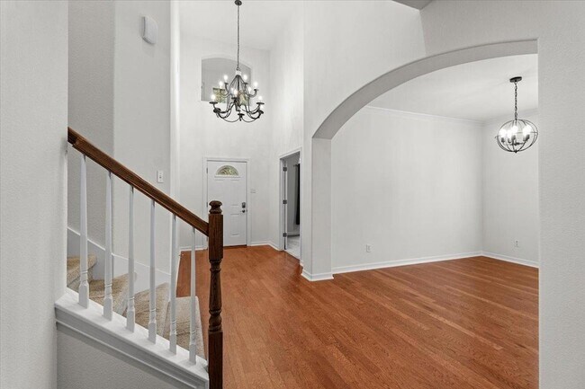Building Photo - 2304 Village View Loop