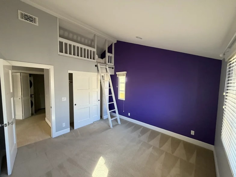 Building Photo - 1179 Campbell Ave