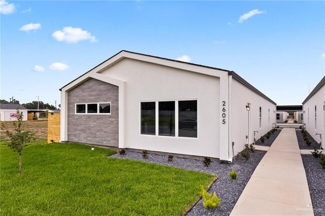 Building Photo - 2605 Woodpecker Rd