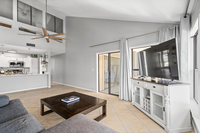 Building Photo - 300 Yacht Club Dr
