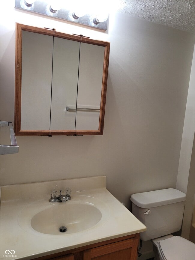 Building Photo - 250 Locust Ln