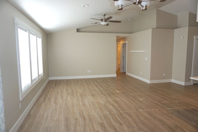 Building Photo - 3-Bedroom  Remodeled Home in Meridian