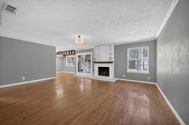 Building Photo - 10215 Missel Thrush Dr