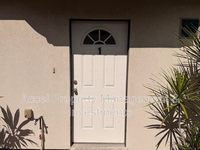 Building Photo - 209 Teak Dr