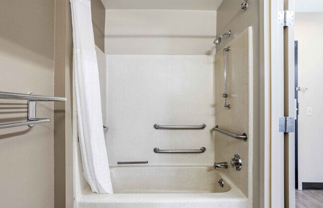 Building Photo - Furnished Studio-Orange County - Anaheim Convention Center