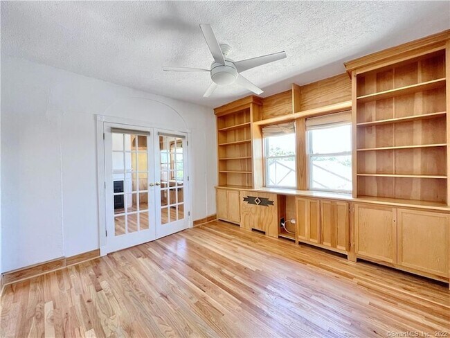 Building Photo - 77 Glenbrook Rd
