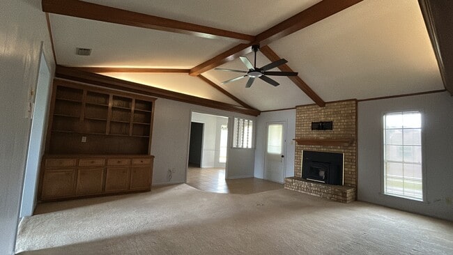 Building Photo - 1412 Woodbridge Dr