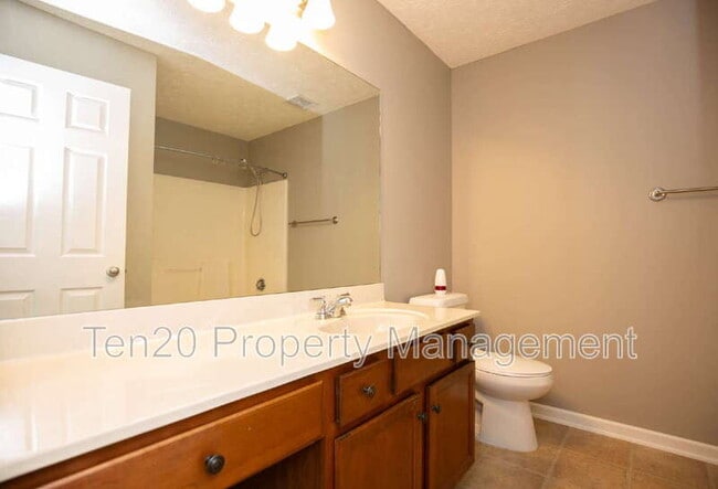Building Photo - 6 Woodmere Ct
