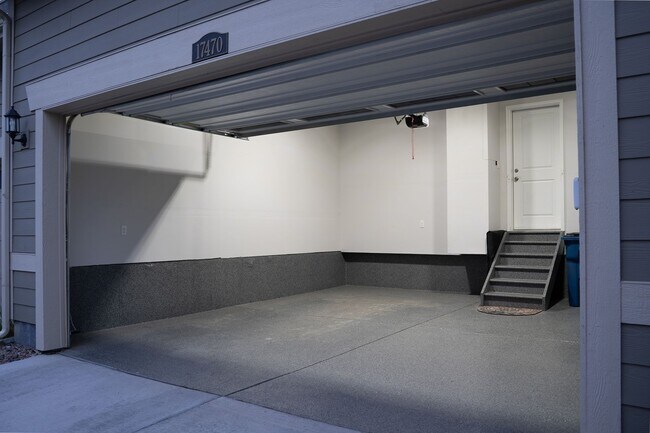 Building Photo - For Rent | $3,200/Month | 3 Bed | 3 Bath |...