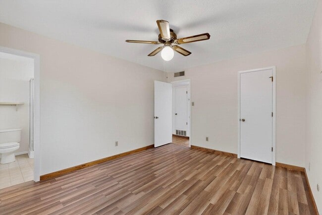 Building Photo - 2702 Avenida Del Sol