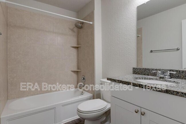 Building Photo - 242 Holland Pk