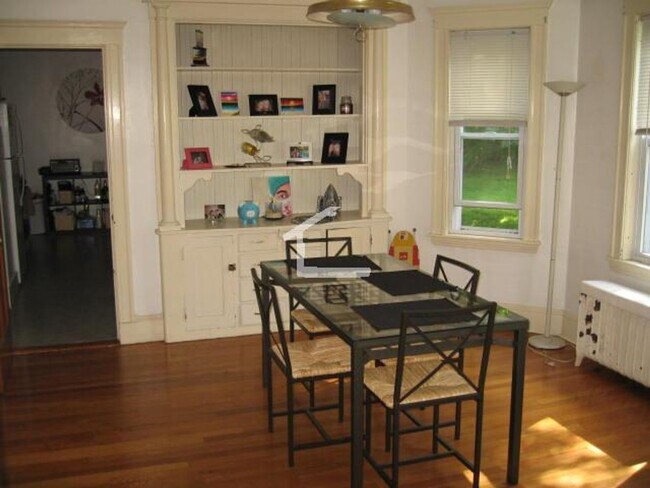 Building Photo - Wallingford 3 Bed