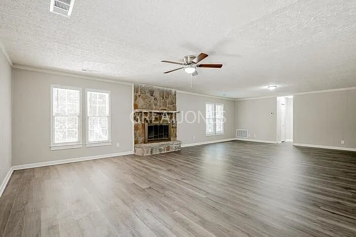 Building Photo - 6 Hitching Post Ct