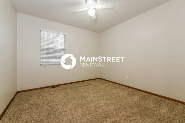 Building Photo - 3 Bedroom Pet-Friendly Home in KANSAS CITY, MO with Main Street Renewal