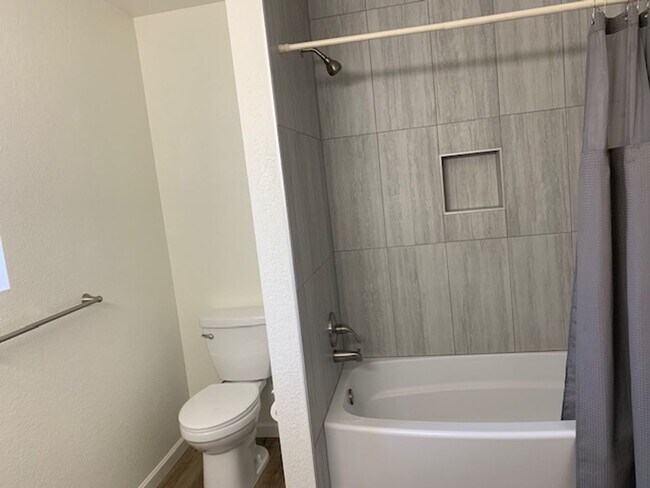 Building Photo - West Sedona