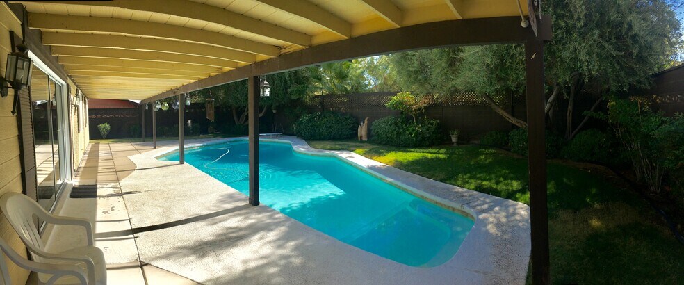 Building Photo - 4689 La Fonda Dr