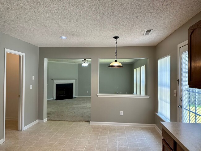 Building Photo - 5091 Ballantine Dr
