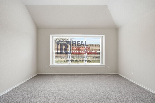 Building Photo - Well-Appointed 4-Bedroom Home with Open Layout