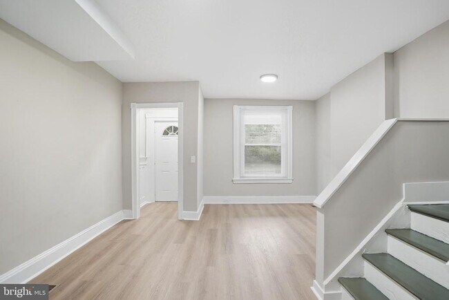 Building Photo - 5518 Lansdowne Ave