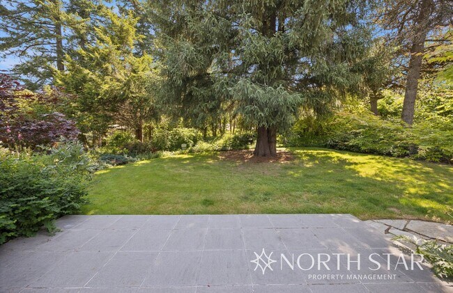Building Photo - A Private Paradise Near Downtown