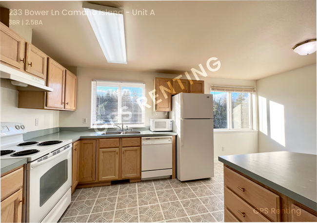 Building Photo - Sunny and Bright Territorial View Home