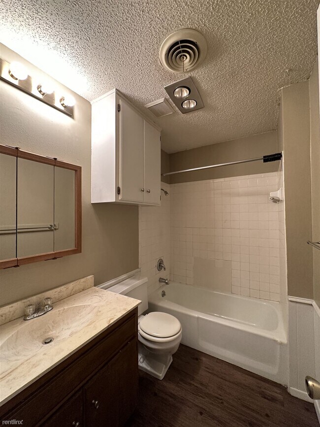Building Photo - 2 br, 2 bath Duplex - 4470 Ridgecrest Circ...