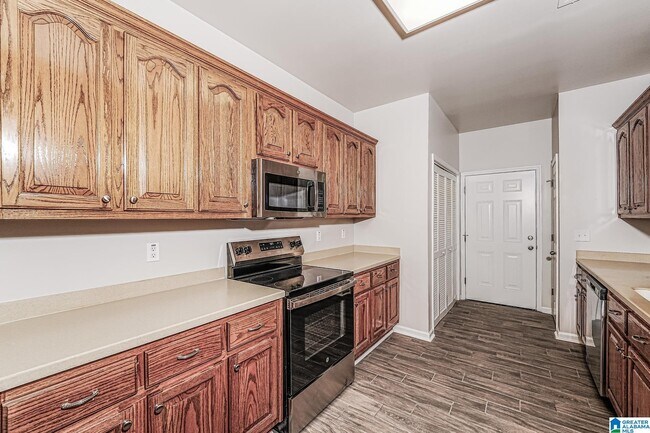 Building Photo - 140 Camellia Ln