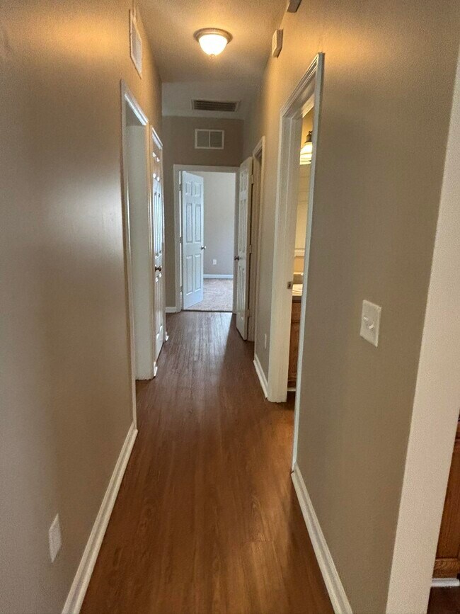 Building Photo - 2757 Kennedy Dr