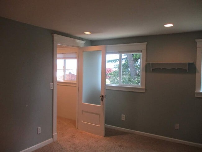 Building Photo - Stunning 4 Bedroom Home in North End Tacoma