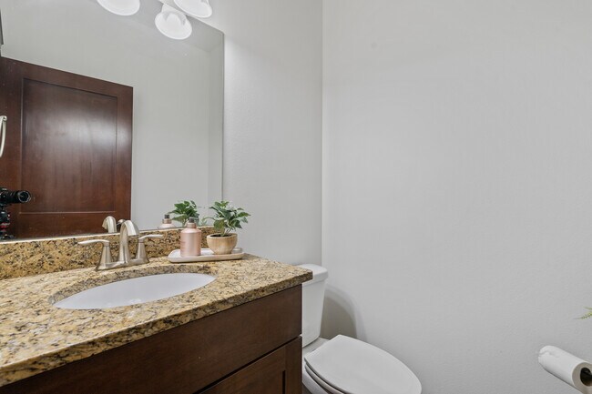 powder room - 3309 Stonecrop Way