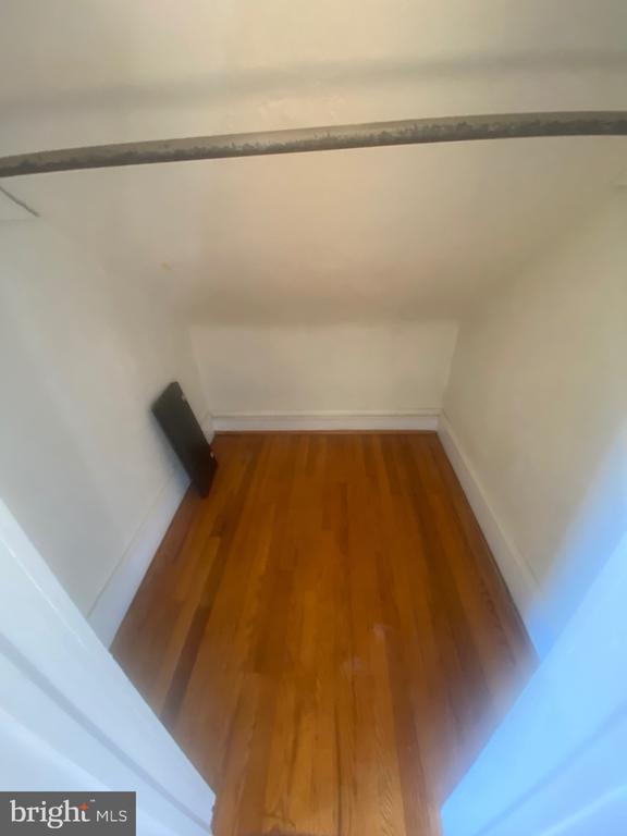 Building Photo - 510 Quincy Ave