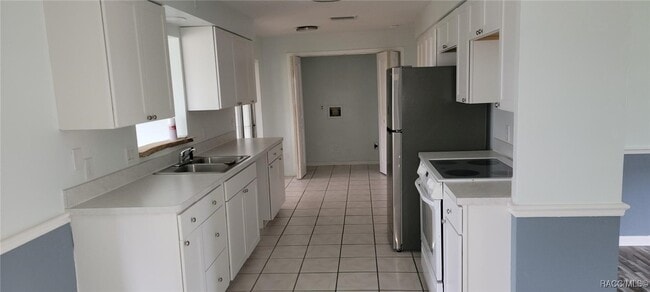 Building Photo - 234 W Valerian Pl