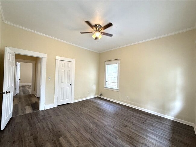 Building Photo - Beautifully Renovated 2 bedroom, 1 bath Bungalow | Historic Highland area | $900/Month Rent