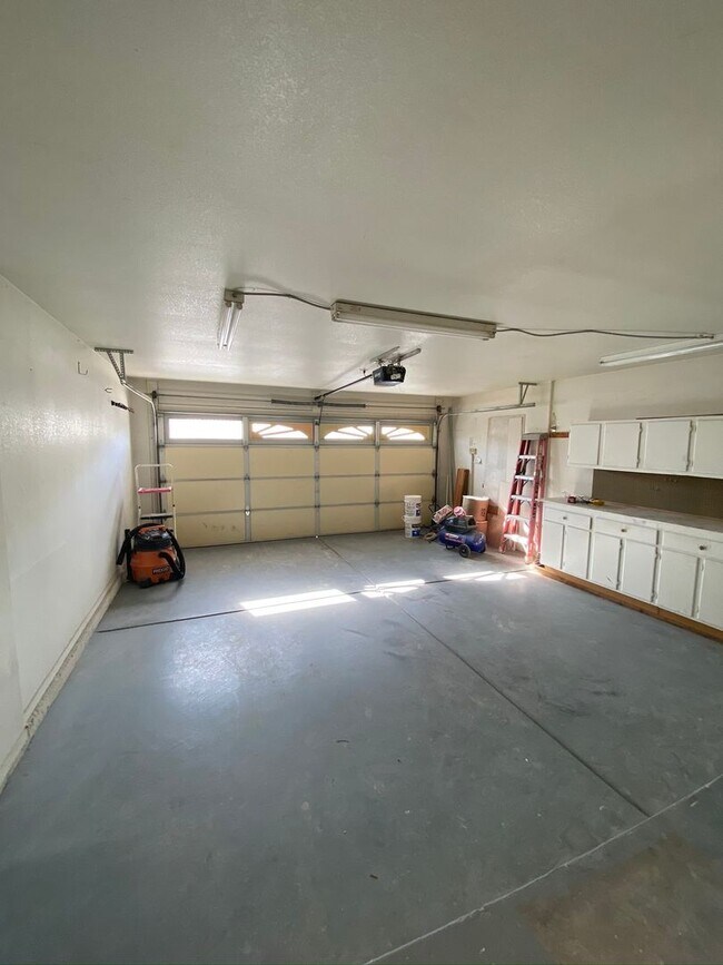 Building Photo - Newly Remodeled Single Story Home-Coming Soon!