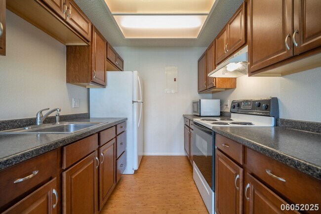 Building Photo - $2700 / 2 BED / 1 BATH IN WAIPIO