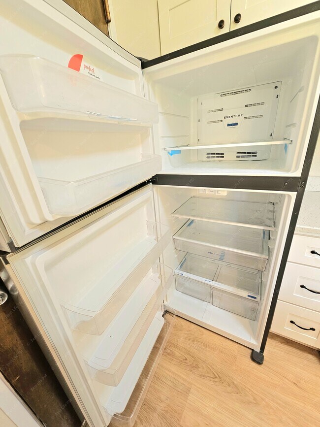 Building Photo - 7739 SE 101st Ave