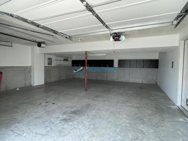 Building Photo - Gorgeous 4 bedroom, 3 bath home in Spring ...