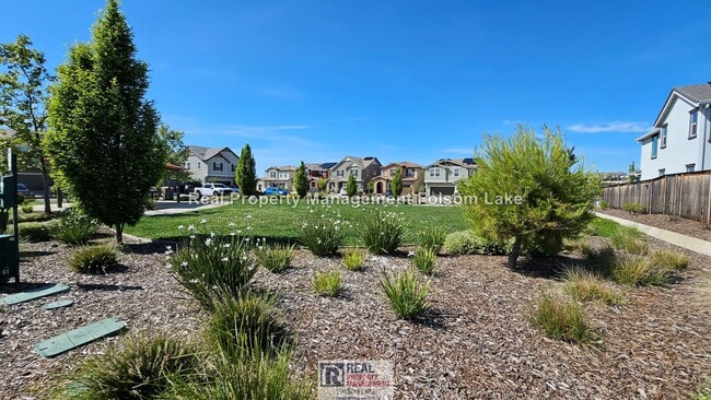 Building Photo - 3 bed 2.5 bath Home | Folsom Ranch - Gated Community | Walk to Dining & Coffee