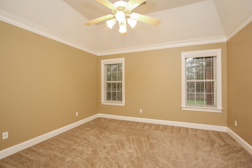 Building Photo - 5245 Charlotte Oak Cove