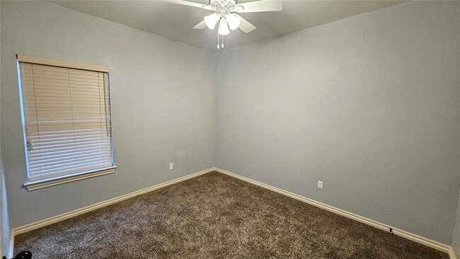 Building Photo - 1801 Savannah Ln