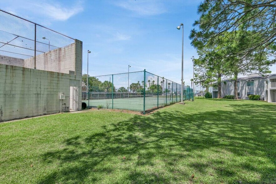 Building Photo - 103 Old Ferry Rd