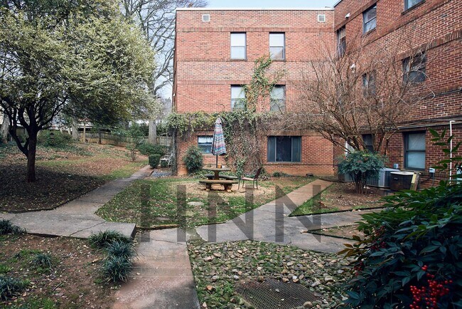 Building Photo - 706 Argonne Ave NE