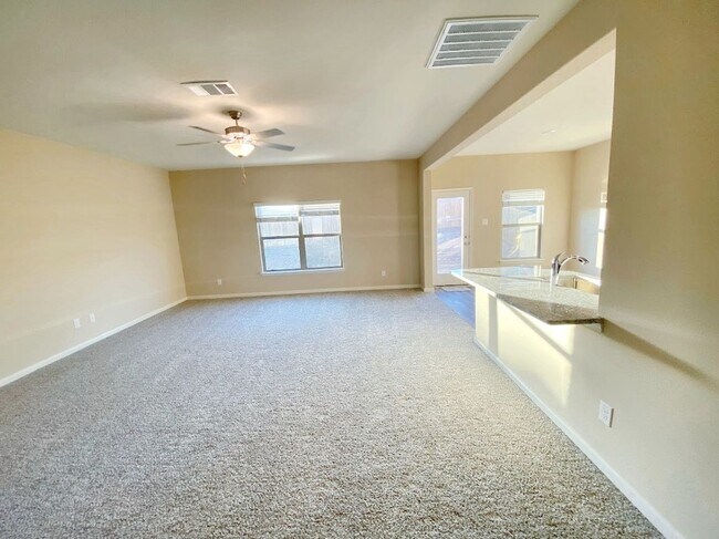 Building Photo - Stylish 4-Bedroom Two-Story Home with Park Access in Princeton, TX