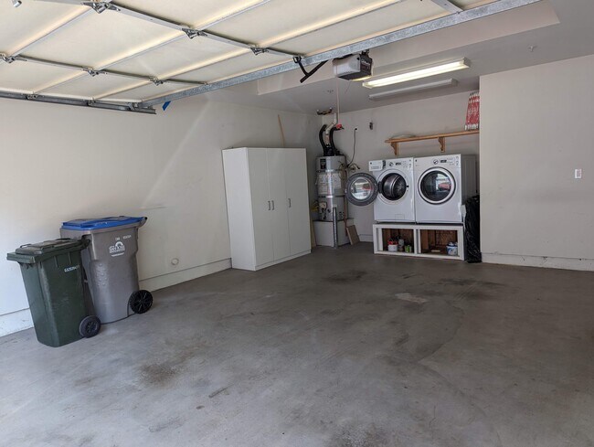 Building Photo - 1246 De Altura Cmns