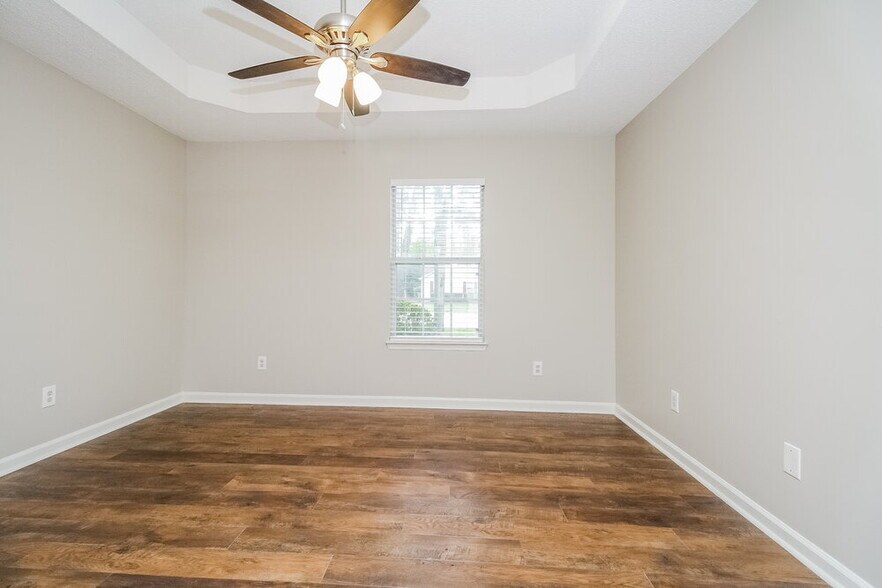 Building Photo - 102 Riverwood Dr