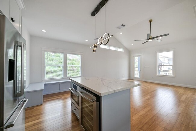 Building Photo - 1207 32nd St