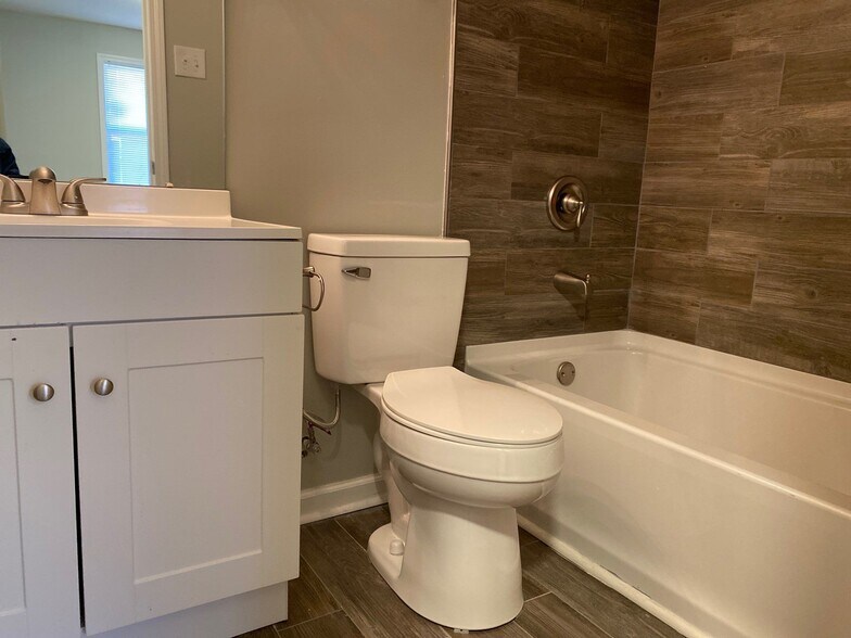 Building Photo - 70 Sweetbay Dr