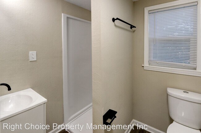 Building Photo - 4 br, 2 bath House - 631 Independence Ave